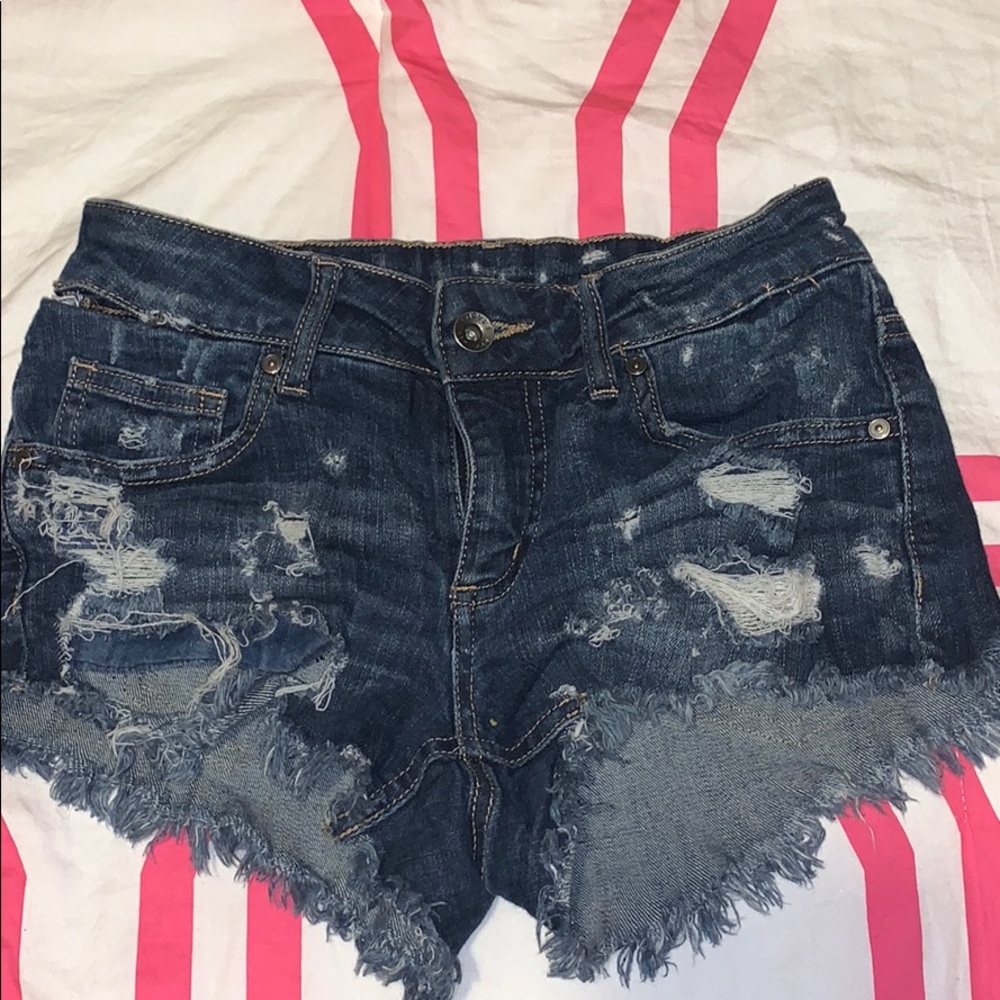 Super distressed shorts, size 0